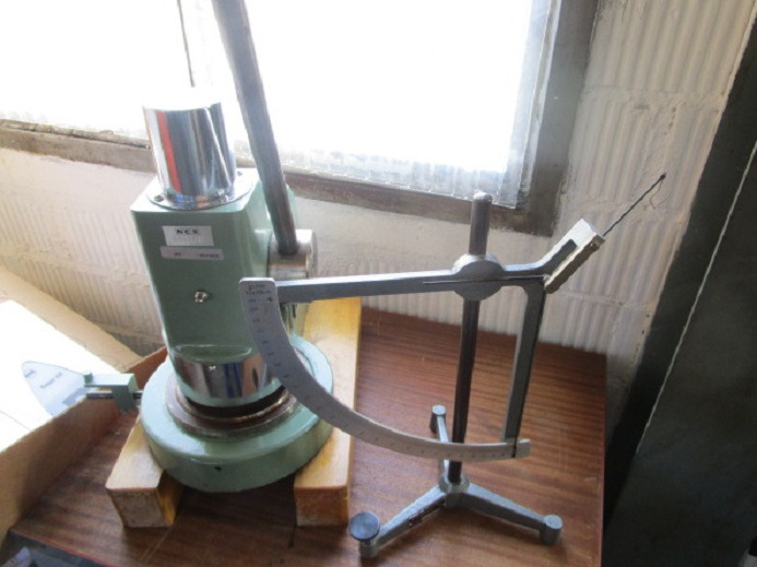 MECHANISCHE PAPIERWAAGE MIT HANDPROBE STANZE - Mesin percetakan: gambar 1 MECHANISCHE PAPIERWAAGE MIT HANDPROBE STANZE - Mesin percetakan: gambar 1