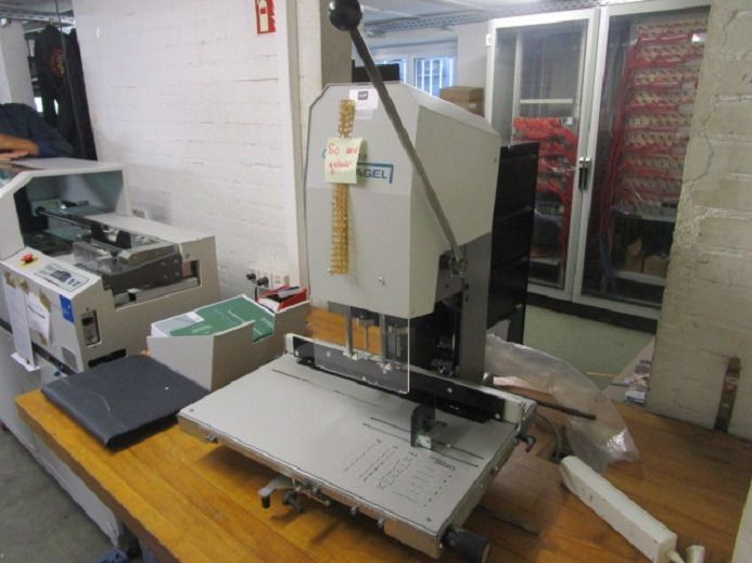 ZWEISPINDELBOHRMASCHINE CITOBORMA 290 - Mesin bor kertas: gambar 1 ZWEISPINDELBOHRMASCHINE CITOBORMA 290 - Mesin bor kertas: gambar 1