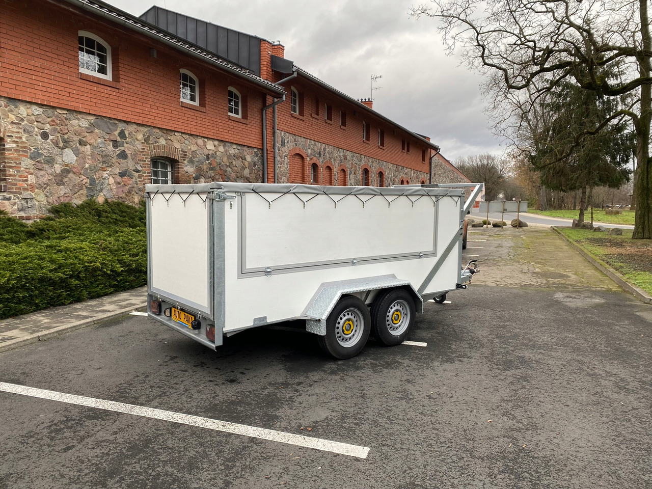 PRZYCZEPA DO PRZEWOZU ŚWIŃ / BYDŁA, DMC 2700 / TRAILER FOR TRANSPORTING PIGS / CATTLE, DMC 2700 - Trailer pengangkut hewan: gambar 2 PRZYCZEPA DO PRZEWOZU ŚWIŃ / BYDŁA, DMC 2700 / TRAILER FOR TRANSPORTING PIGS / CATTLE, DMC 2700 - Trailer pengangkut hewan: gambar 2