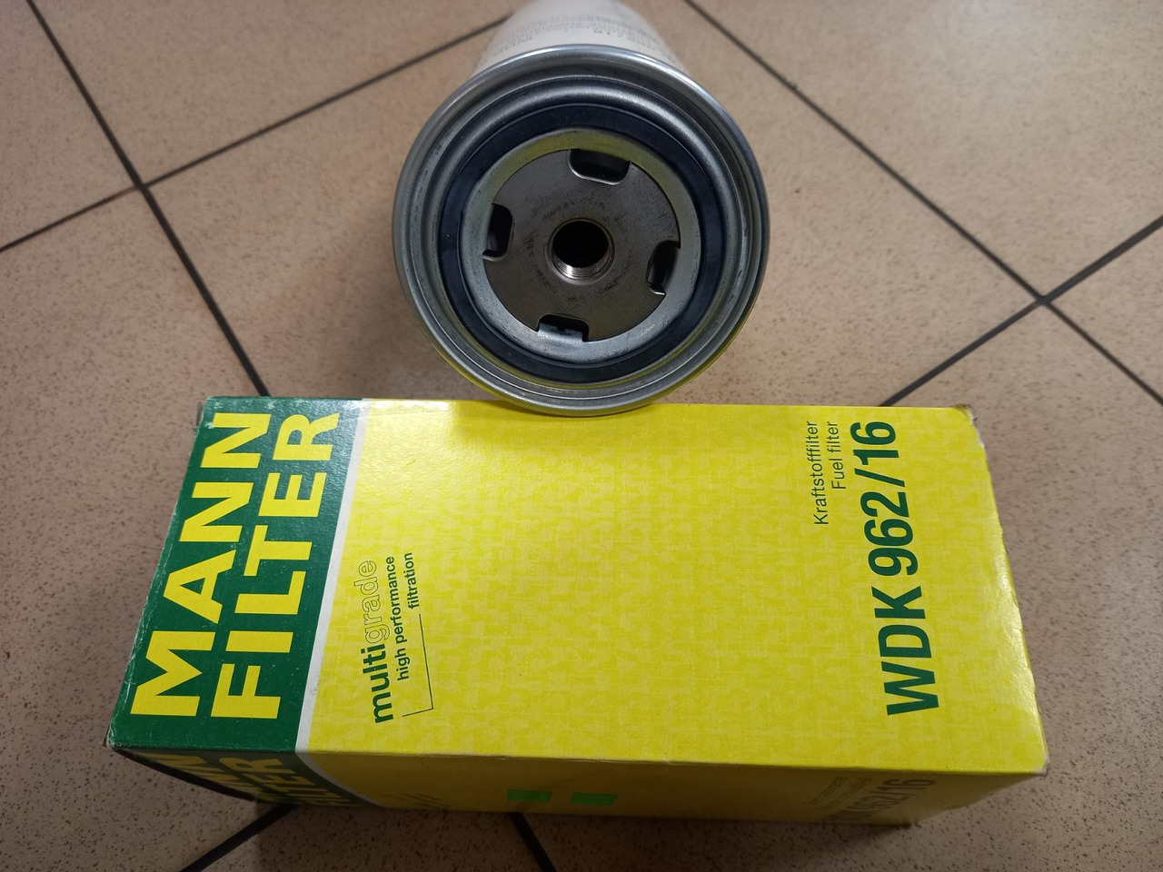 MANN-FILTER IVECO - Filter bahan bakar: gambar 1 MANN-FILTER IVECO - Filter bahan bakar: gambar 1