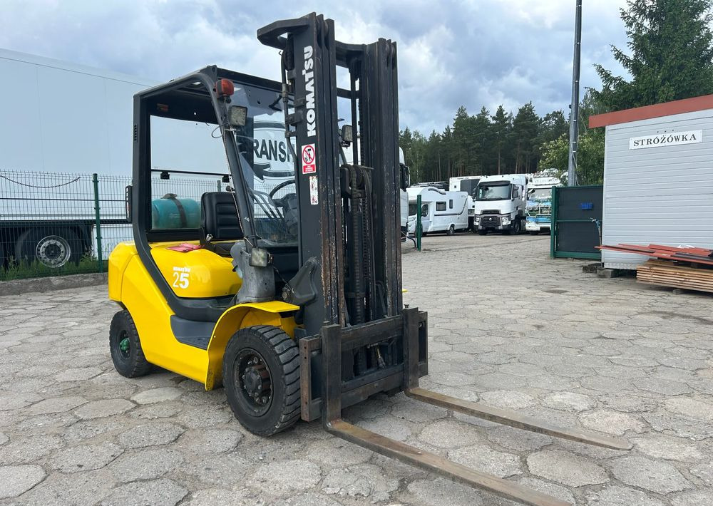 Komatsu FG25HT-16R / WÓZEK WIDŁOWY / 6831 MOTOGODZIN / 2005 ROK !! - Forklift LPG: gambar 3 Komatsu FG25HT-16R / WÓZEK WIDŁOWY / 6831 MOTOGODZIN / 2005 ROK !! - Forklift LPG: gambar 3