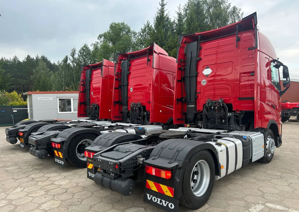 Volvo FH5 500 KM I-SAVE / ACC / KLIMA POSTOJOWA / PO ZŁOTYM KONTRAKCIE / 3 SZTUKI !! - Tractor head: gambar 5 Volvo FH5 500 KM I-SAVE / ACC / KLIMA POSTOJOWA / PO ZŁOTYM KONTRAKCIE / 3 SZTUKI !! - Tractor head: gambar 5