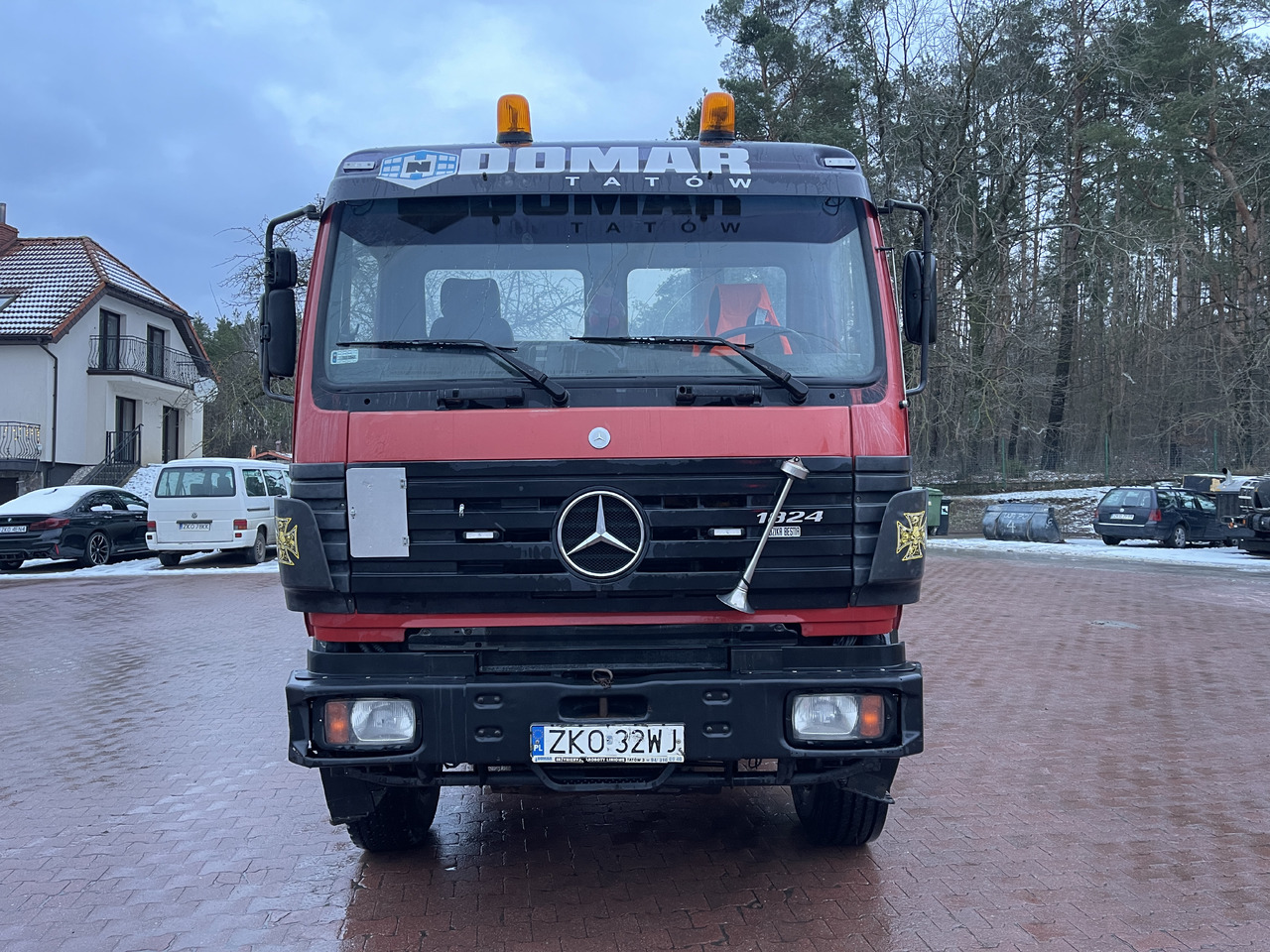MERCEDES-BENZ 1824 - Truk jungkit: gambar 2 MERCEDES-BENZ 1824 - Truk jungkit: gambar 2