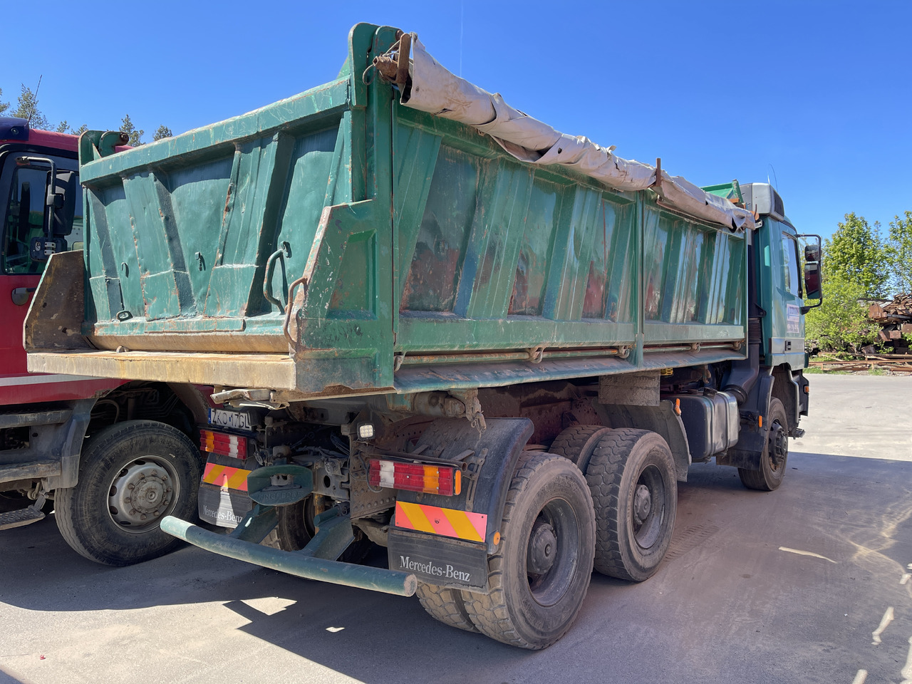 MERCEDES-BENZ Actros 3331 - Truk jungkit: gambar 4 MERCEDES-BENZ Actros 3331 - Truk jungkit: gambar 4