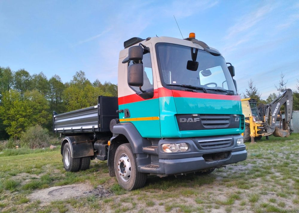 DAF LF 55.220 - Truk jungkit: gambar 3 DAF LF 55.220 - Truk jungkit: gambar 3