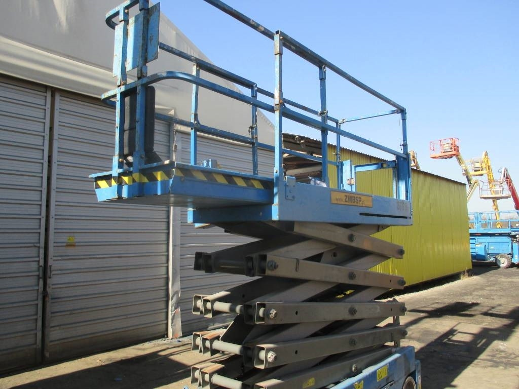 Genie GS 3232 - Scissor lifts: gambar 2 Genie GS 3232 - Scissor lifts: gambar 2