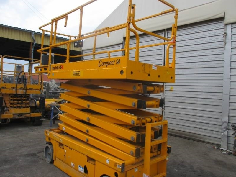 Haulotte Compact 14 - Scissor lifts: gambar 5 Haulotte Compact 14 - Scissor lifts: gambar 5