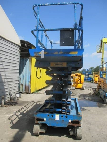 Haulotte Compact 14 - Scissor lifts: gambar 3 Haulotte Compact 14 - Scissor lifts: gambar 3