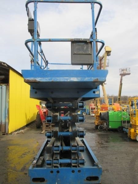 Haulotte Compact 14 - Scissor lifts: gambar 3 Haulotte Compact 14 - Scissor lifts: gambar 3