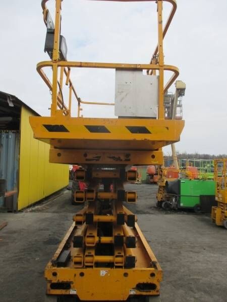 Haulotte Compact 14 - Scissor lifts: gambar 3 Haulotte Compact 14 - Scissor lifts: gambar 3