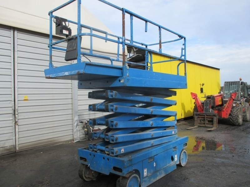 Haulotte Compact 14 - Scissor lifts: gambar 2 Haulotte Compact 14 - Scissor lifts: gambar 2
