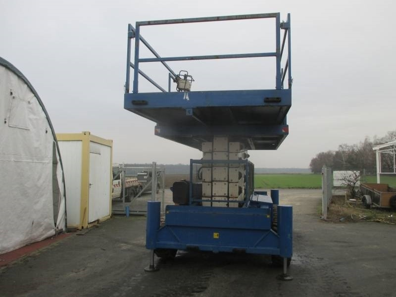 Holland Lift B 195 DL 25 - Scissor lifts: gambar 4 Holland Lift B 195 DL 25 - Scissor lifts: gambar 4
