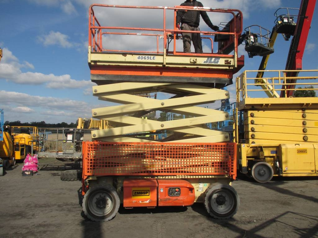 JLG 4069 LE - Scissor lifts: gambar 1 JLG 4069 LE - Scissor lifts: gambar 1