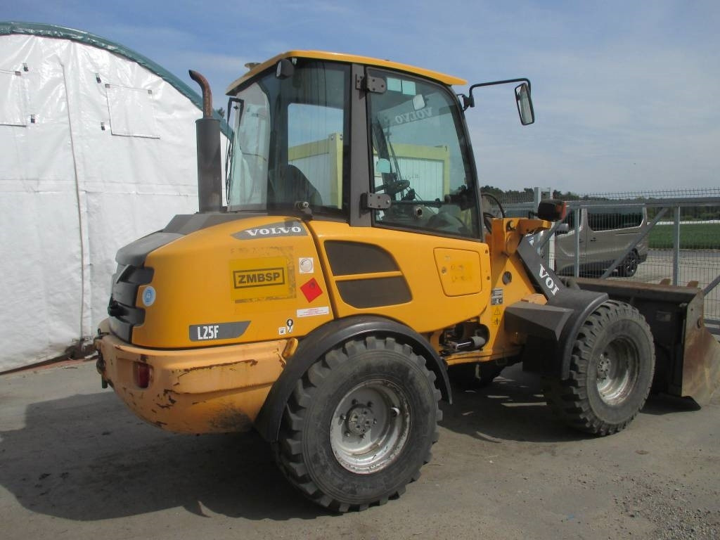 Volvo L 25 F - Wheel loader: gambar 2 Volvo L 25 F - Wheel loader: gambar 2