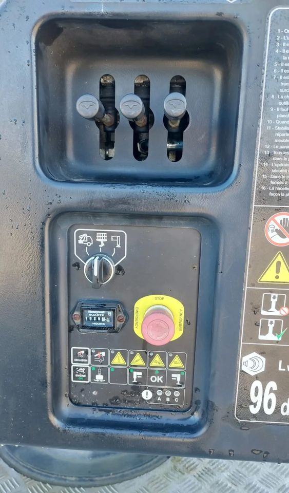 Nissan NT400 CABSTAR podnośnik koszowy ISOLI PT200 - Platform udara yang dipasang di truk: gambar 3 Nissan NT400 CABSTAR podnośnik koszowy ISOLI PT200 - Platform udara yang dipasang di truk: gambar 3