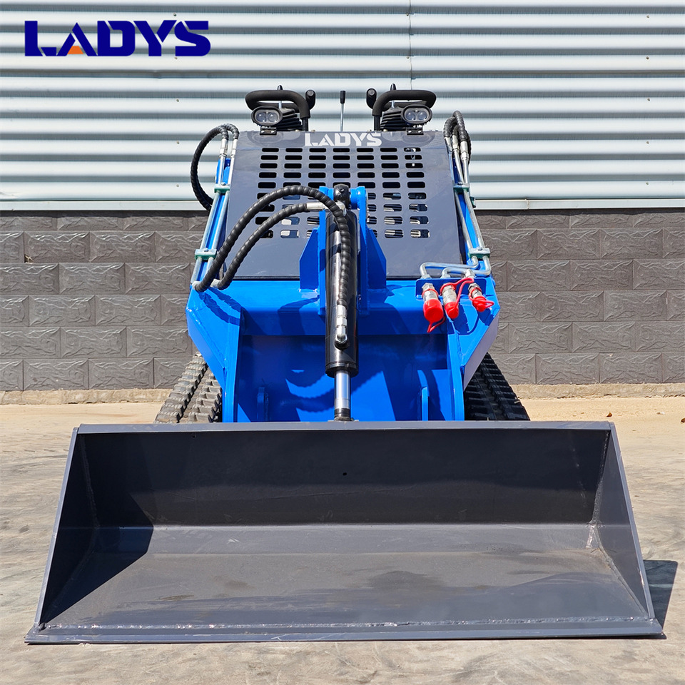 LADYS LA380 Mini Skid Steer Loader Compact Track Diesel Cheap Mini Skid Steer Loader For Sale With Mini Skid Steer Attachments 4 In 1 Bucket - Skid steer: gambar 5 LADYS LA380 Mini Skid Steer Loader Compact Track Diesel Cheap Mini Skid Steer Loader For Sale With Mini Skid Steer Attachments 4 In 1 Bucket - Skid steer: gambar 5