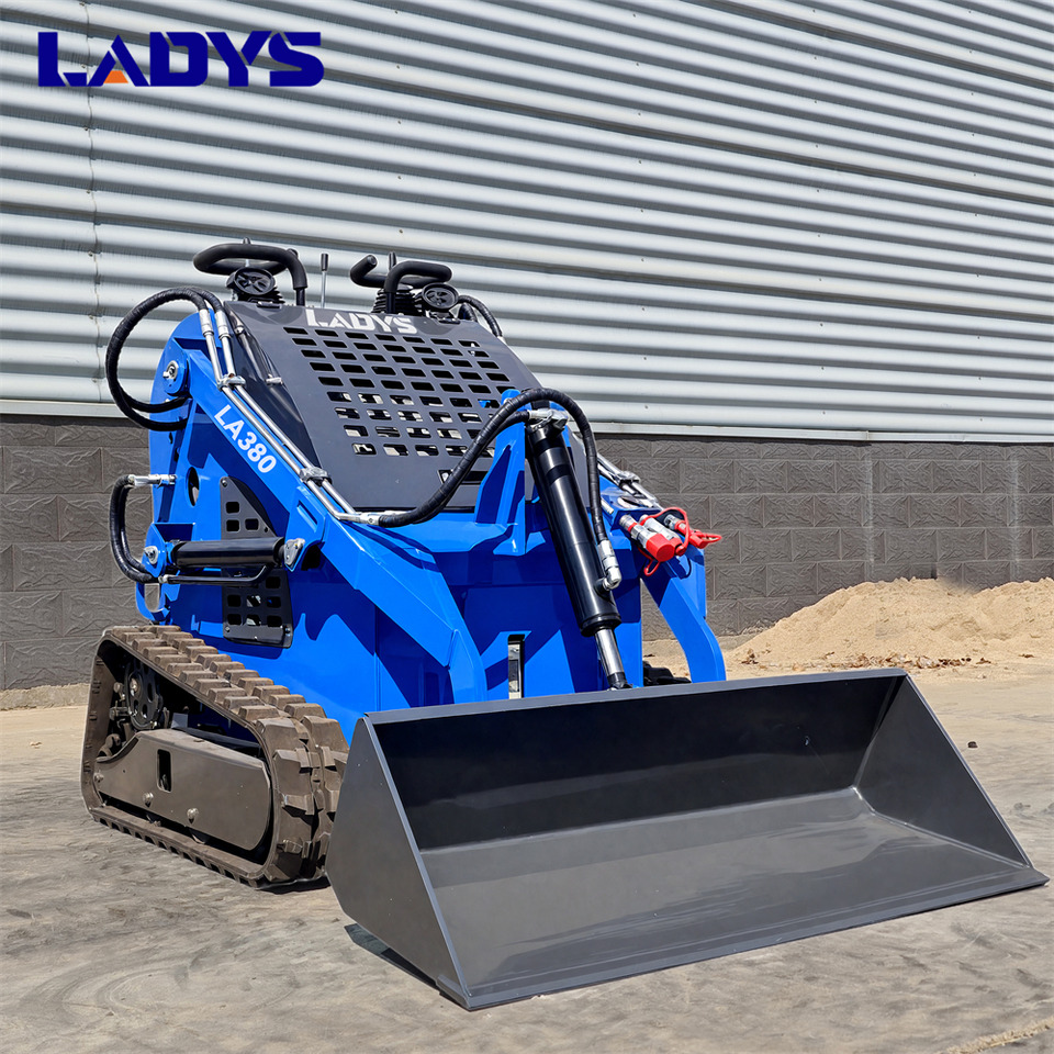 LADYS LA380 Mini Skid Steer Loader Compact Track Diesel Cheap Mini Skid Steer Loader For Sale With Mini Skid Steer Attachments 4 In 1 Bucket - Skid steer: gambar 2 LADYS LA380 Mini Skid Steer Loader Compact Track Diesel Cheap Mini Skid Steer Loader For Sale With Mini Skid Steer Attachments 4 In 1 Bucket - Skid steer: gambar 2