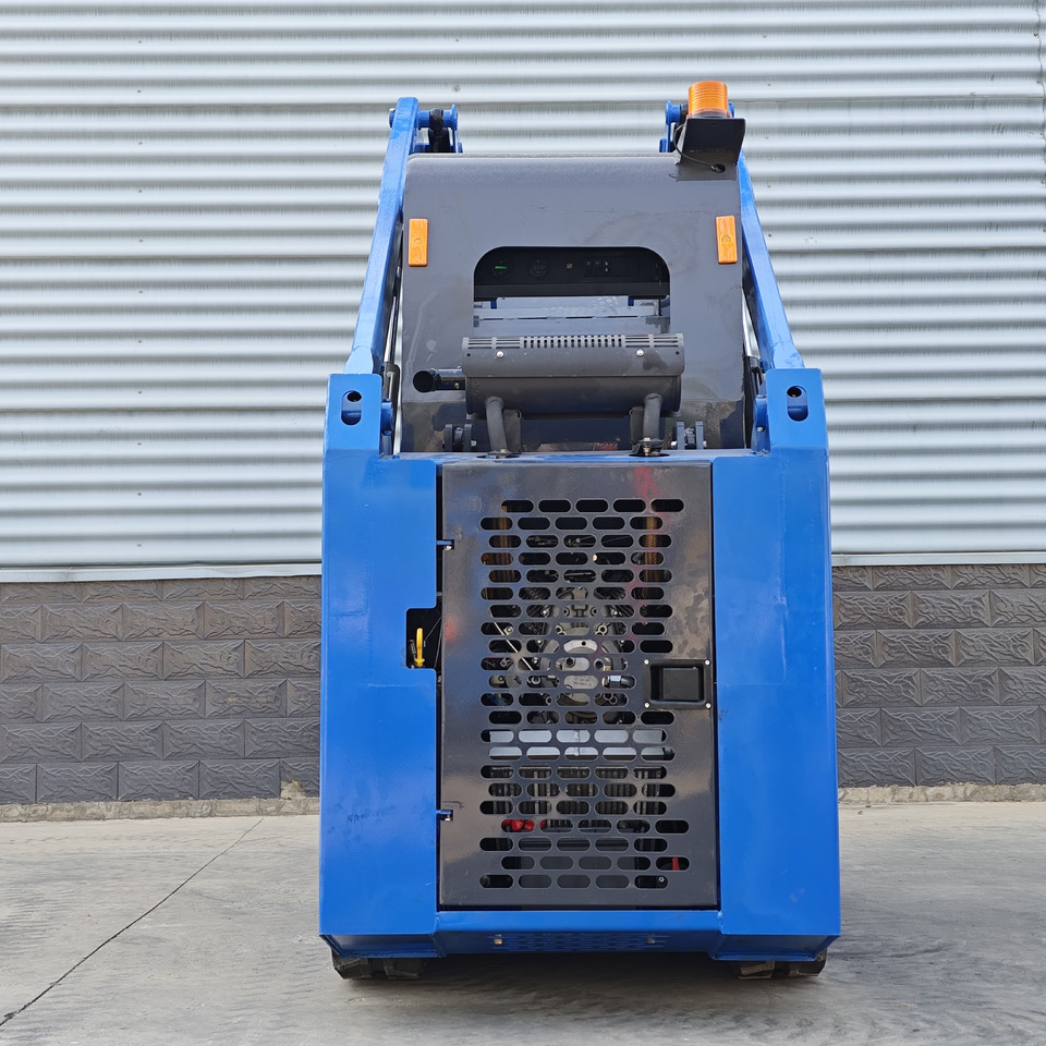 LEZUM LA670 Skid Steer Euro 5/Epa Engine Kubota Mini Small Skid Steer Loader For Sale - Skid steer: gambar 3 LEZUM LA670 Skid Steer Euro 5/Epa Engine Kubota Mini Small Skid Steer Loader For Sale - Skid steer: gambar 3