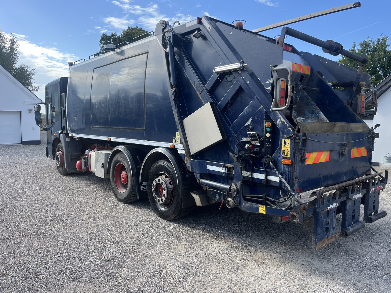 MERCEDES-BENZ Ecionic 2630 2 camber NTM - Truk sampah: gambar 5 MERCEDES-BENZ Ecionic 2630 2 camber NTM - Truk sampah: gambar 5