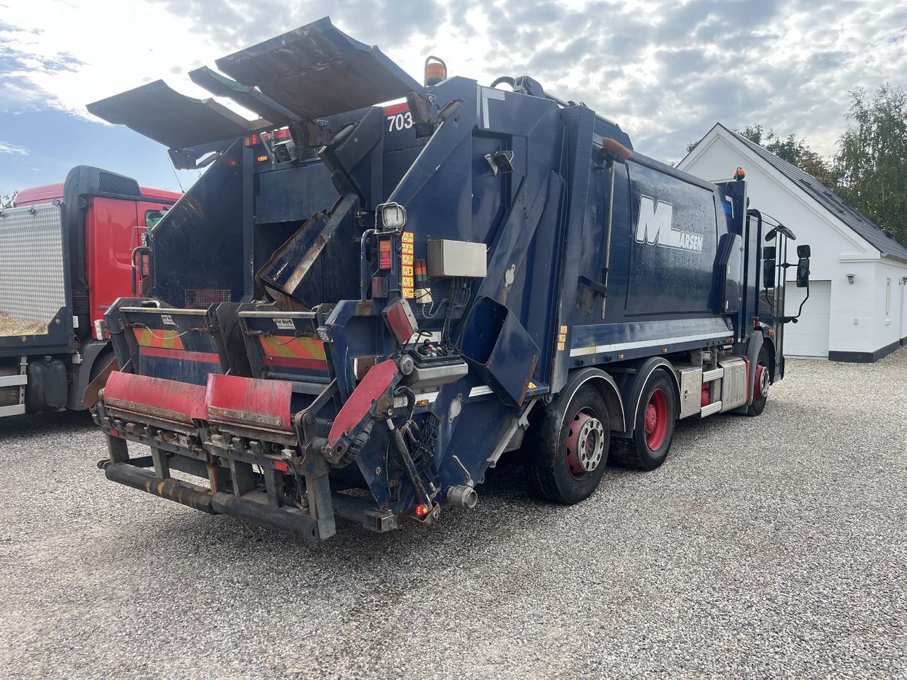 MERCEDES-BENZ Econic 2630 2 camber - Truk sampah: gambar 3 MERCEDES-BENZ Econic 2630 2 camber - Truk sampah: gambar 3