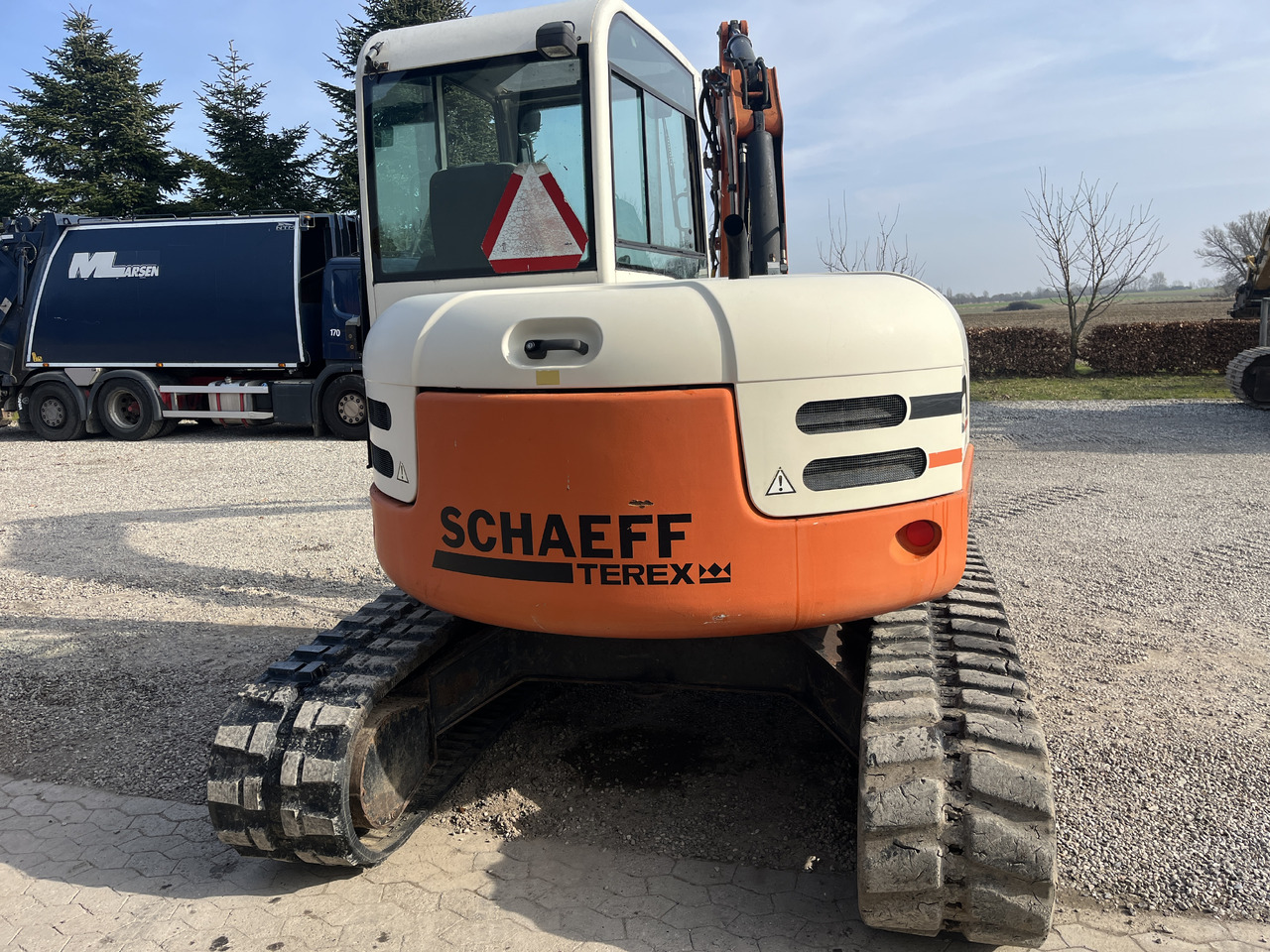 SCHAEFF HR 32 - Ekskavator mini: gambar 5 SCHAEFF HR 32 - Ekskavator mini: gambar 5