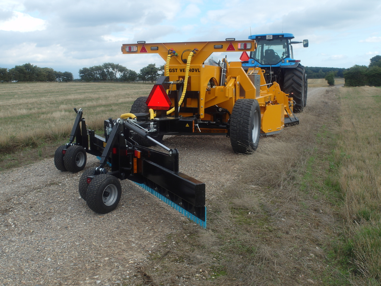 GST 2550 Gravel road tractor Grader - Grader: gambar 3 GST 2550 Gravel road tractor Grader - Grader: gambar 3