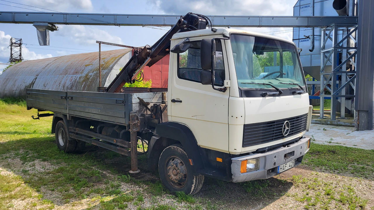 MERCEDES-BENZ 814 HIAB 071 - Truk derek: gambar 2 MERCEDES-BENZ 814 HIAB 071 - Truk derek: gambar 2