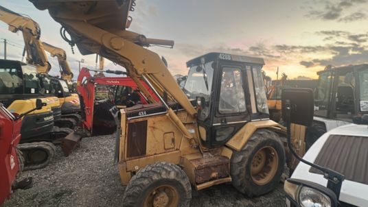Caterpillar 428 à 13500 € HT - Backhoe loader: gambar 2 Caterpillar 428 à 13500 € HT - Backhoe loader: gambar 2