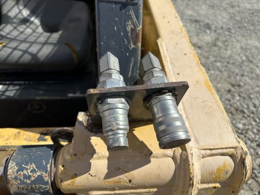 Skid steer Gehl 3840: gambar 10