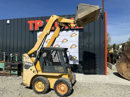 Skid steer Gehl 3840: gambar 7