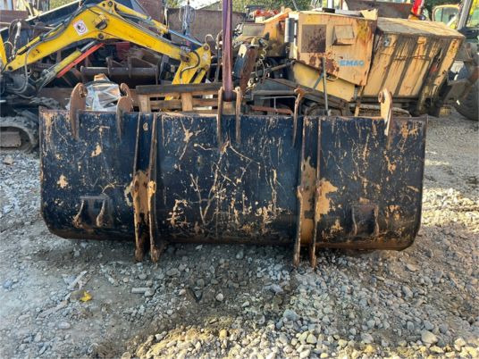 Godet chargeur pour Tracto - Ember: gambar 4 Godet chargeur pour Tracto - Ember: gambar 4