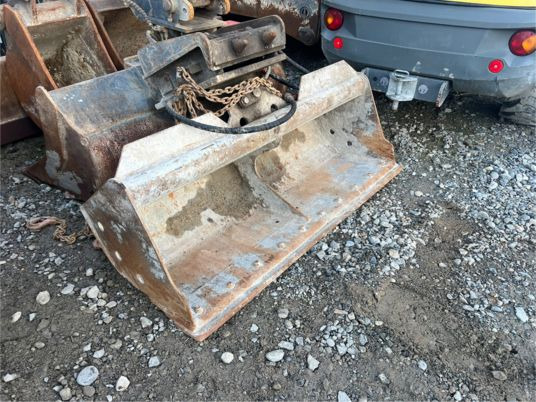Godet de curage tilt Mecalac - Ember ekskavator: gambar 5 Godet de curage tilt Mecalac - Ember ekskavator: gambar 5
