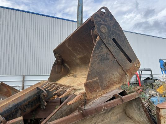 Godet dropp 4-1 Morin M4 - Ember ekskavator: gambar 4 Godet dropp 4-1 Morin M4 - Ember ekskavator: gambar 4