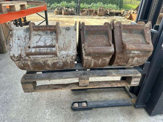 Godet pour minipelle Bobcat - Ember ekskavator: gambar 2 Godet pour minipelle Bobcat - Ember ekskavator: gambar 2