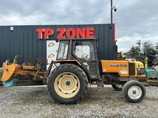 Renault TRACTEUR 75-32 à 9900 € HT - Peralatan lainnya: gambar 1 Renault TRACTEUR 75-32 à 9900 € HT - Peralatan lainnya: gambar 1