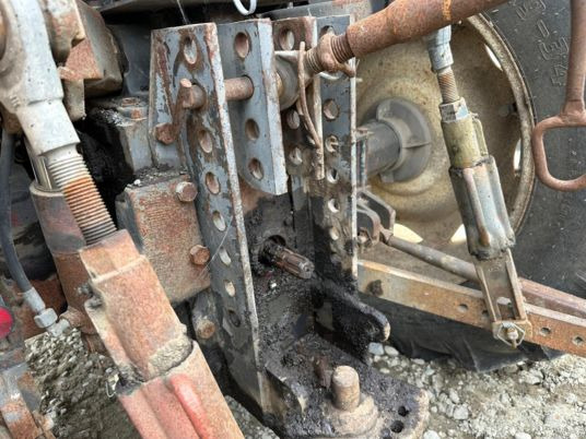 Renault TRACTEUR 75-32 à 9900 € HT - Peralatan lainnya: gambar 3 Renault TRACTEUR 75-32 à 9900 € HT - Peralatan lainnya: gambar 3