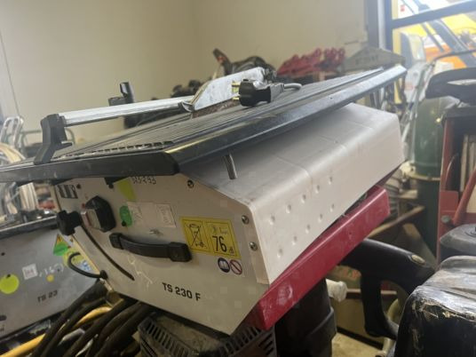 SCIE DE CARRELAGE HUSQVARNA TS230F - Peralatan dan perlengkapan: gambar 4 SCIE DE CARRELAGE HUSQVARNA TS230F - Peralatan dan perlengkapan: gambar 4