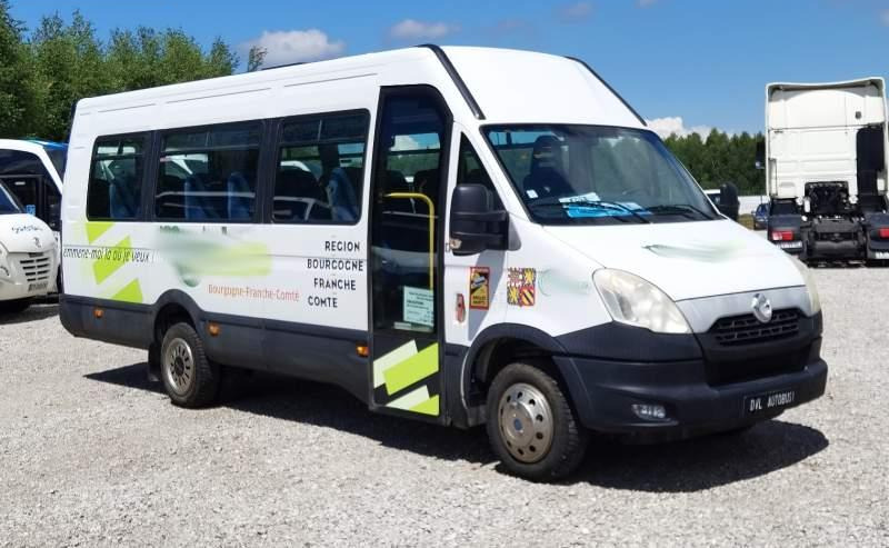 Iveco Daily 23 miejsca, KLIMA, WEBASTO - Bus pinggiran kota: gambar 1 Iveco Daily 23 miejsca, KLIMA, WEBASTO - Bus pinggiran kota: gambar 1