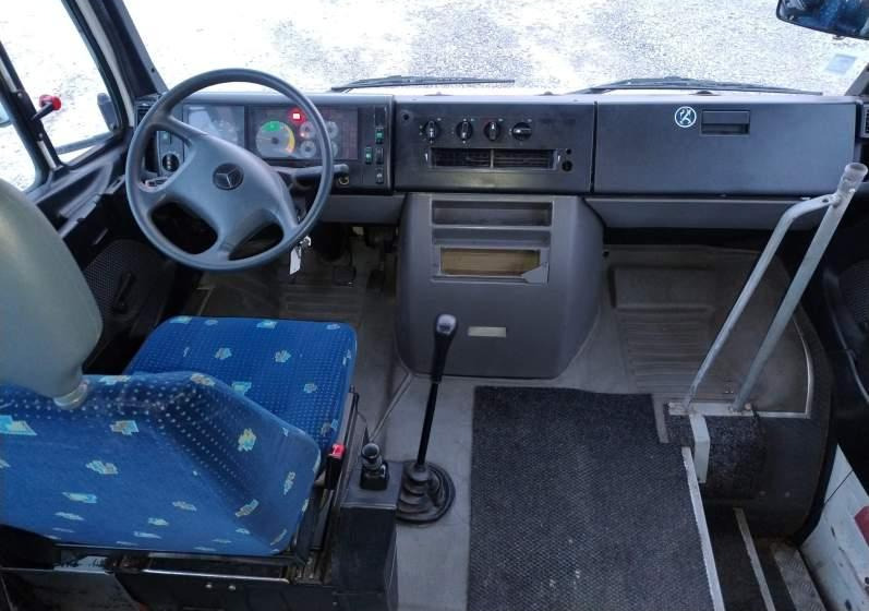 Mercedes-Benz VARIO *klimatyzacja* 39 miejsc - Bus pinggiran kota: gambar 3 Mercedes-Benz VARIO *klimatyzacja* 39 miejsc - Bus pinggiran kota: gambar 3