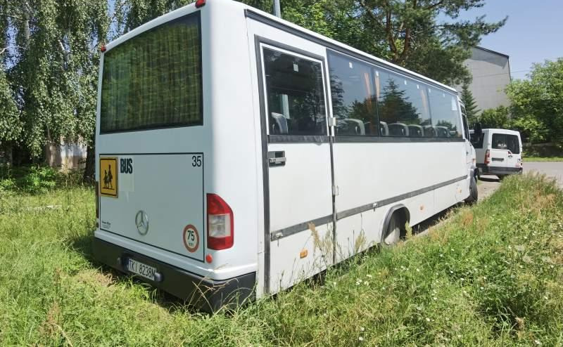 Mercedes-Benz Vario 813D 37+12 - Bus pinggiran kota: gambar 4 Mercedes-Benz Vario 813D 37+12 - Bus pinggiran kota: gambar 4