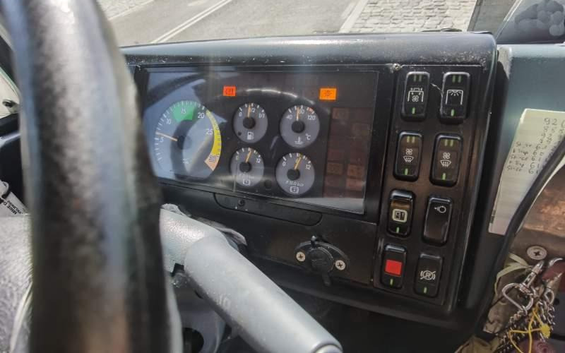 Mercedes-Benz Vario 814D 38+12 - Bus pinggiran kota: gambar 5 Mercedes-Benz Vario 814D 38+12 - Bus pinggiran kota: gambar 5