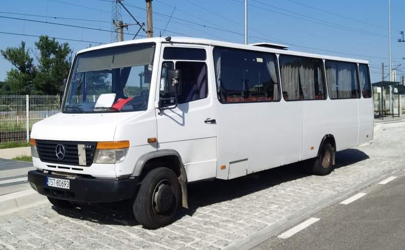 Mercedes-Benz Vario 814D 38+13 - Bus pinggiran kota: gambar 1 Mercedes-Benz Vario 814D 38+13 - Bus pinggiran kota: gambar 1