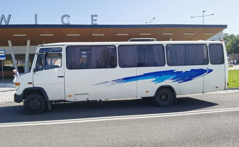 Mercedes-Benz Vario 815D 39+14 - Bus pinggiran kota: gambar 3 Mercedes-Benz Vario 815D 39+14 - Bus pinggiran kota: gambar 3