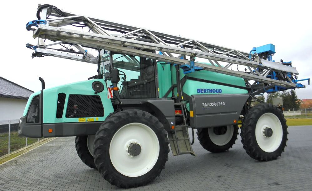 Berthoud Raptor 4240 36 M, GPS Trimble Automatyczne wylaczanie sekcji, Nie Malowany, Stan Bardzo Dobry - Penyemprot self-propelled: gambar 1 Berthoud Raptor 4240 36 M, GPS Trimble Automatyczne wylaczanie sekcji, Nie Malowany, Stan Bardzo Dobry - Penyemprot self-propelled: gambar 1