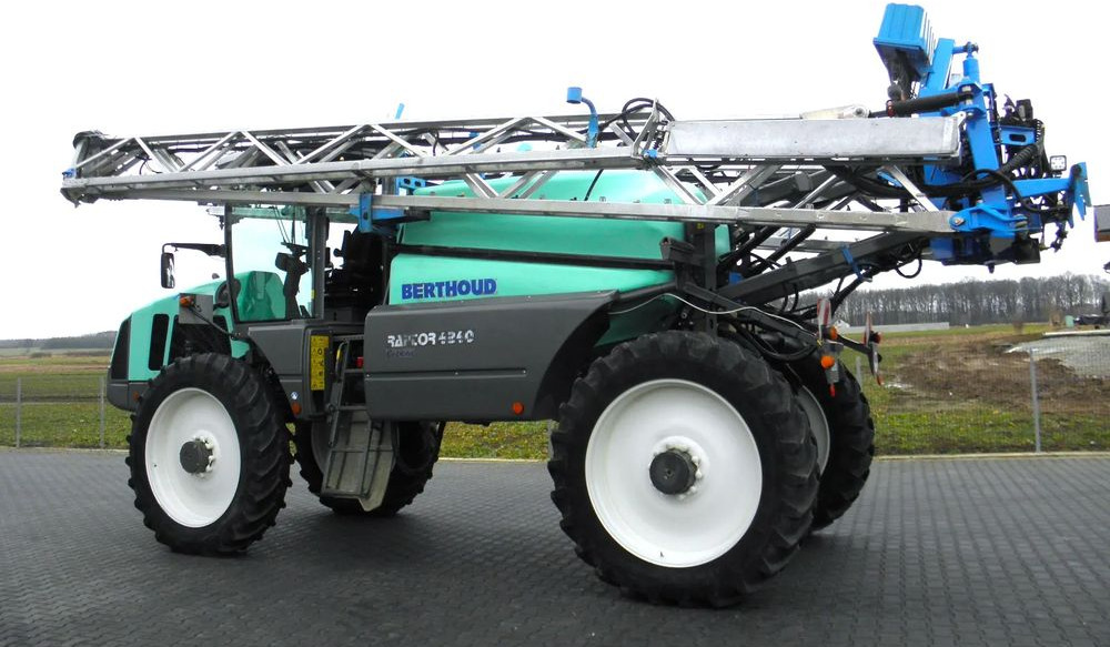 Penyemprot self-propelled Berthoud Raptor 4240 36 M, GPS Trimble Automatyczne wylaczanie sekcji, Nie Malowany, Stan Bardzo Dobry: gambar 9 Penyemprot self-propelled Berthoud Raptor 4240 36 M, GPS Trimble Automatyczne wylaczanie sekcji, Nie Malowany, Stan Bardzo Dobry: gambar 9