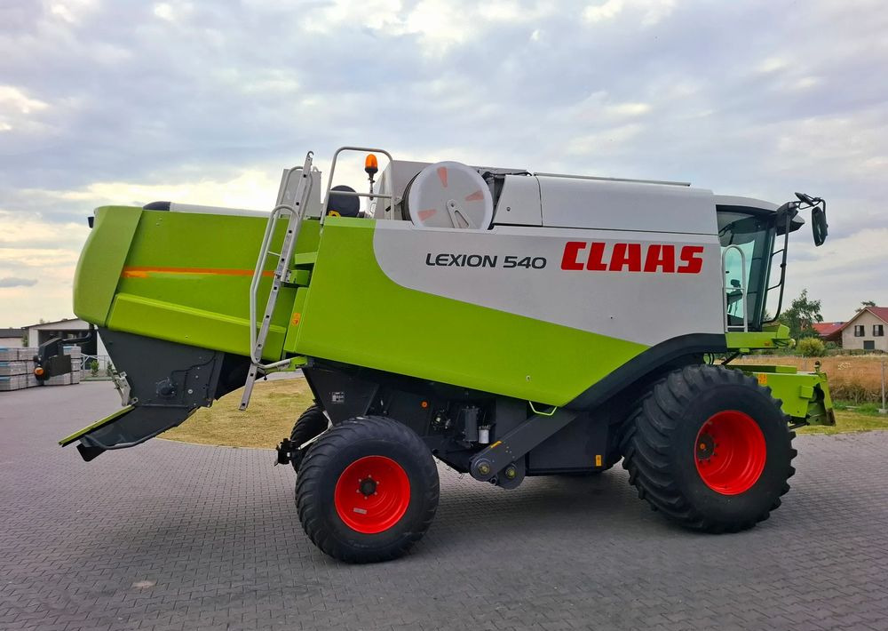 Claas Lexion 540 heder 6.6 m, Nie Malowany, Stan Bardzo Dobry - Pemanen gabungan: gambar 4 Claas Lexion 540 heder 6.6 m, Nie Malowany, Stan Bardzo Dobry - Pemanen gabungan: gambar 4