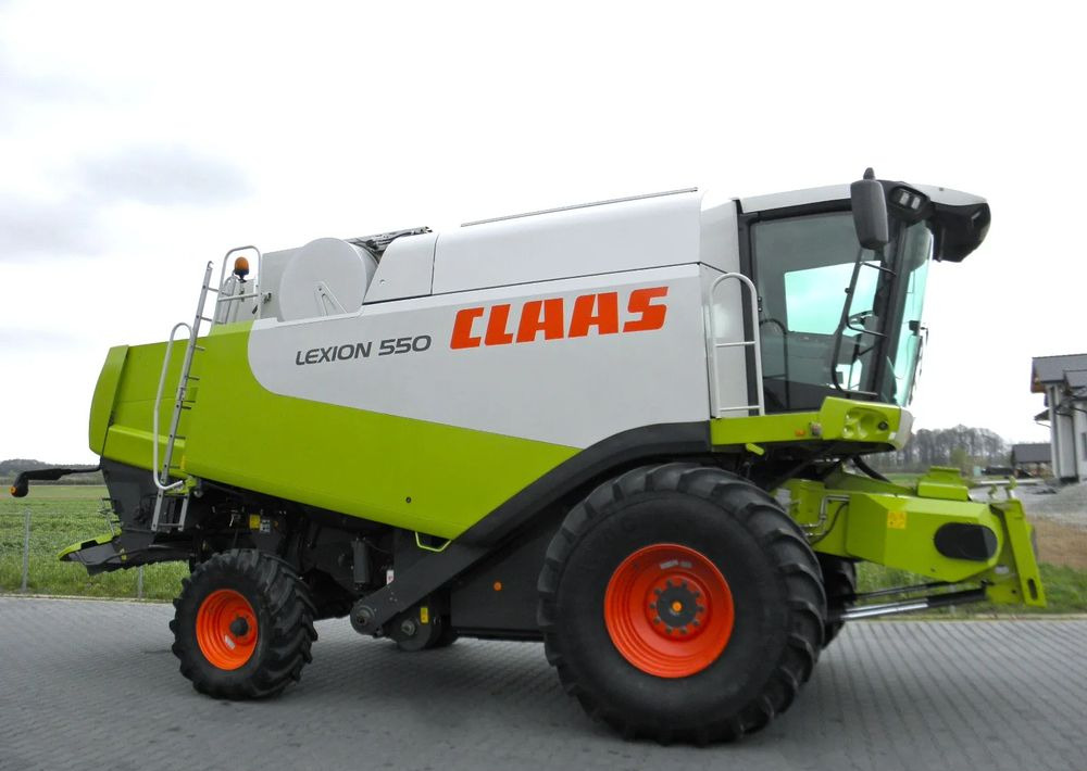 Claas Lexion 550 2008 Rok, Nowsza Wersja, Nie Malowany, Stan Idealny - Pemanen gabungan: gambar 4 Claas Lexion 550 2008 Rok, Nowsza Wersja, Nie Malowany, Stan Idealny - Pemanen gabungan: gambar 4