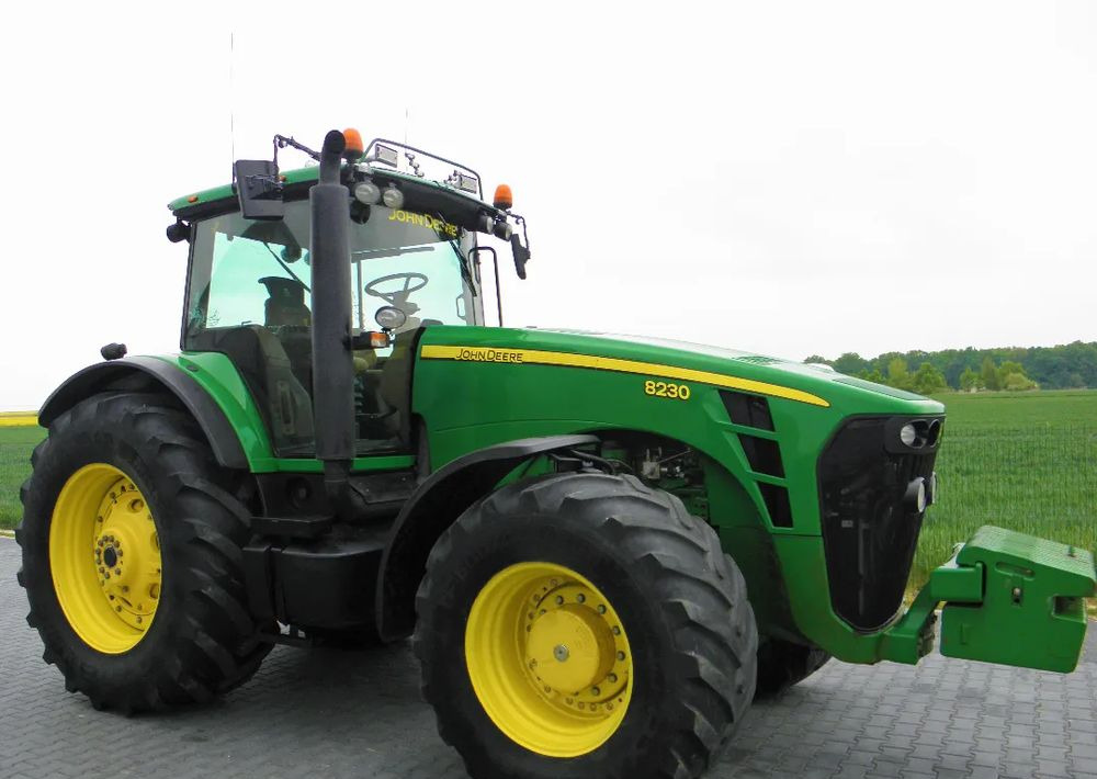 John Deere 8230 POWERSHIFT , Amortyzowna przednia os, Nie Malowany , Stan Bardzo Dobry - Traktor: gambar 2 John Deere 8230 POWERSHIFT , Amortyzowna przednia os, Nie Malowany , Stan Bardzo Dobry - Traktor: gambar 2