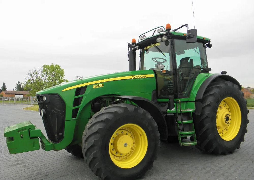 John Deere 8230 POWERSHIFT , Amortyzowna przednia os, Nie Malowany , Stan Bardzo Dobry - Traktor: gambar 1 John Deere 8230 POWERSHIFT , Amortyzowna przednia os, Nie Malowany , Stan Bardzo Dobry - Traktor: gambar 1