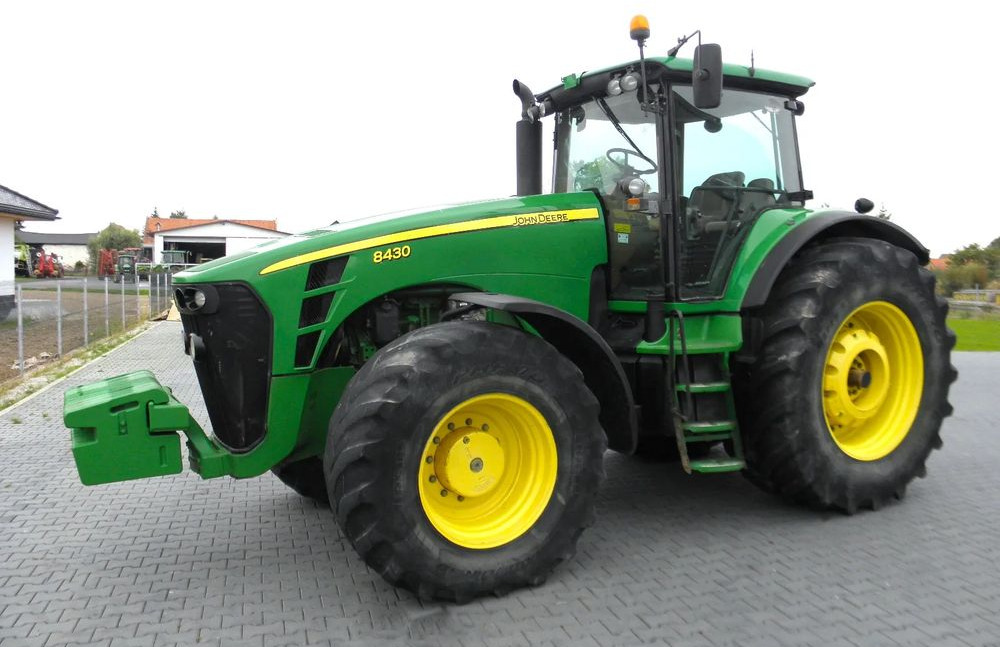 John Deere 8430 2008 Rok, Nie Malowany, Stan Bardzo Dobry - Traktor: gambar 1 John Deere 8430 2008 Rok, Nie Malowany, Stan Bardzo Dobry - Traktor: gambar 1